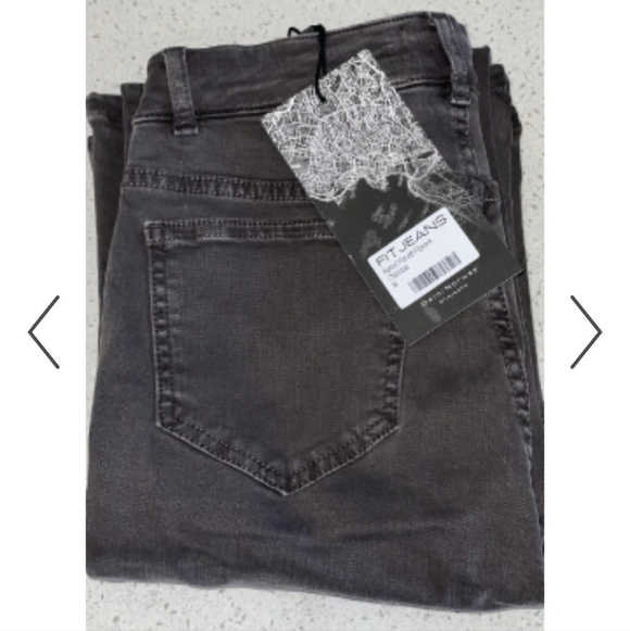 NWT FITJEANS MEDIUM REGULAR HIGH Rise Flare  - Charcoal - Picture 6 of 6